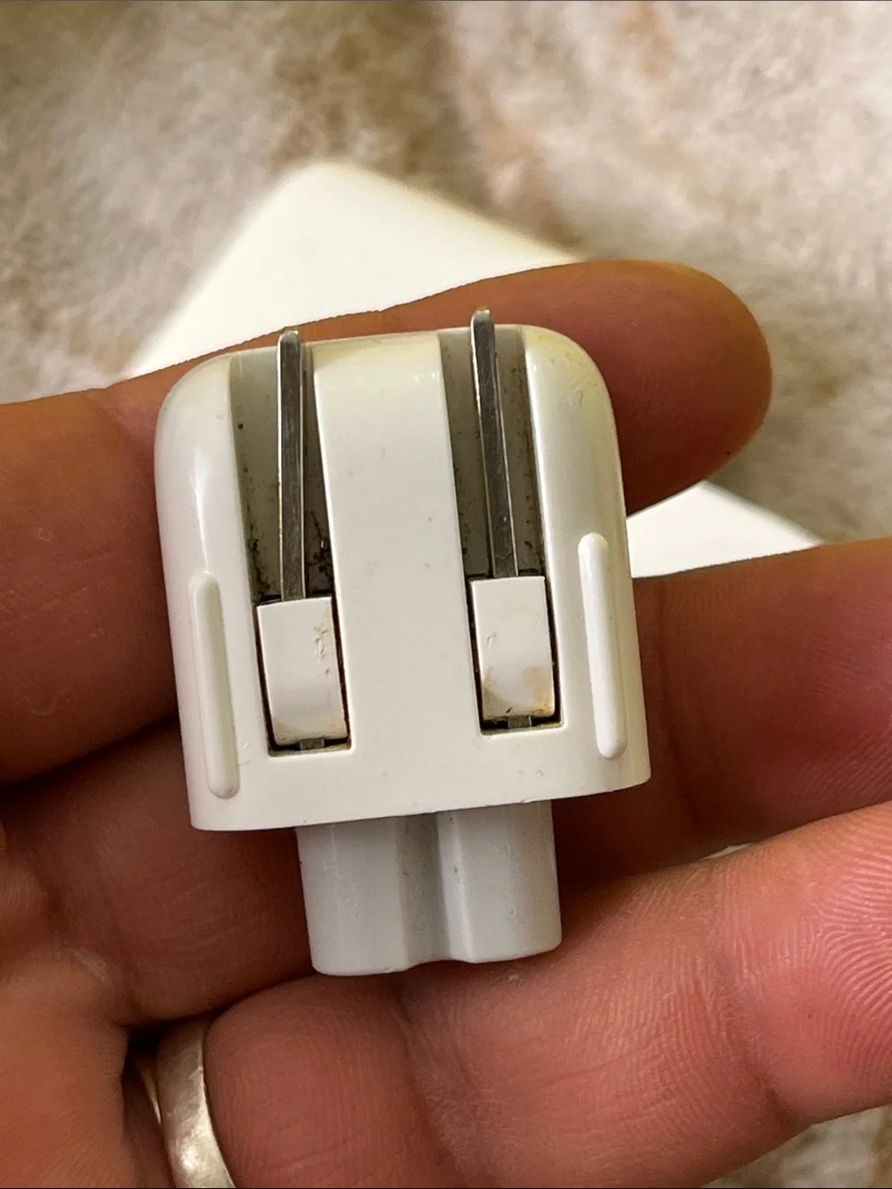 Apple White Magnetic Laptop Power Adapter Charger with Cable